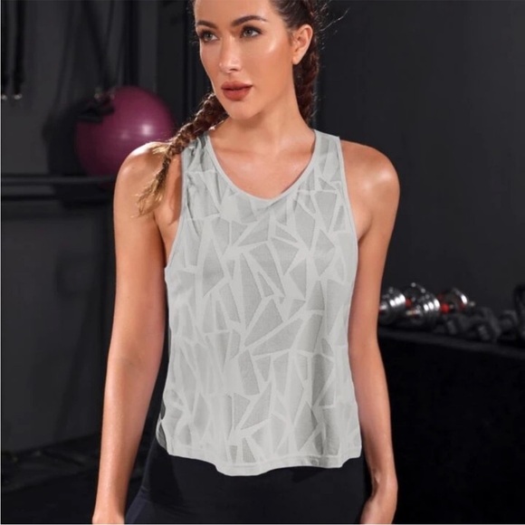 Geometric Open Back Exercise Tank Top - Picture 4 of 5